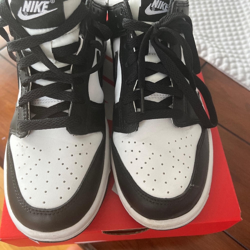 Nike Dunk Low sneakers